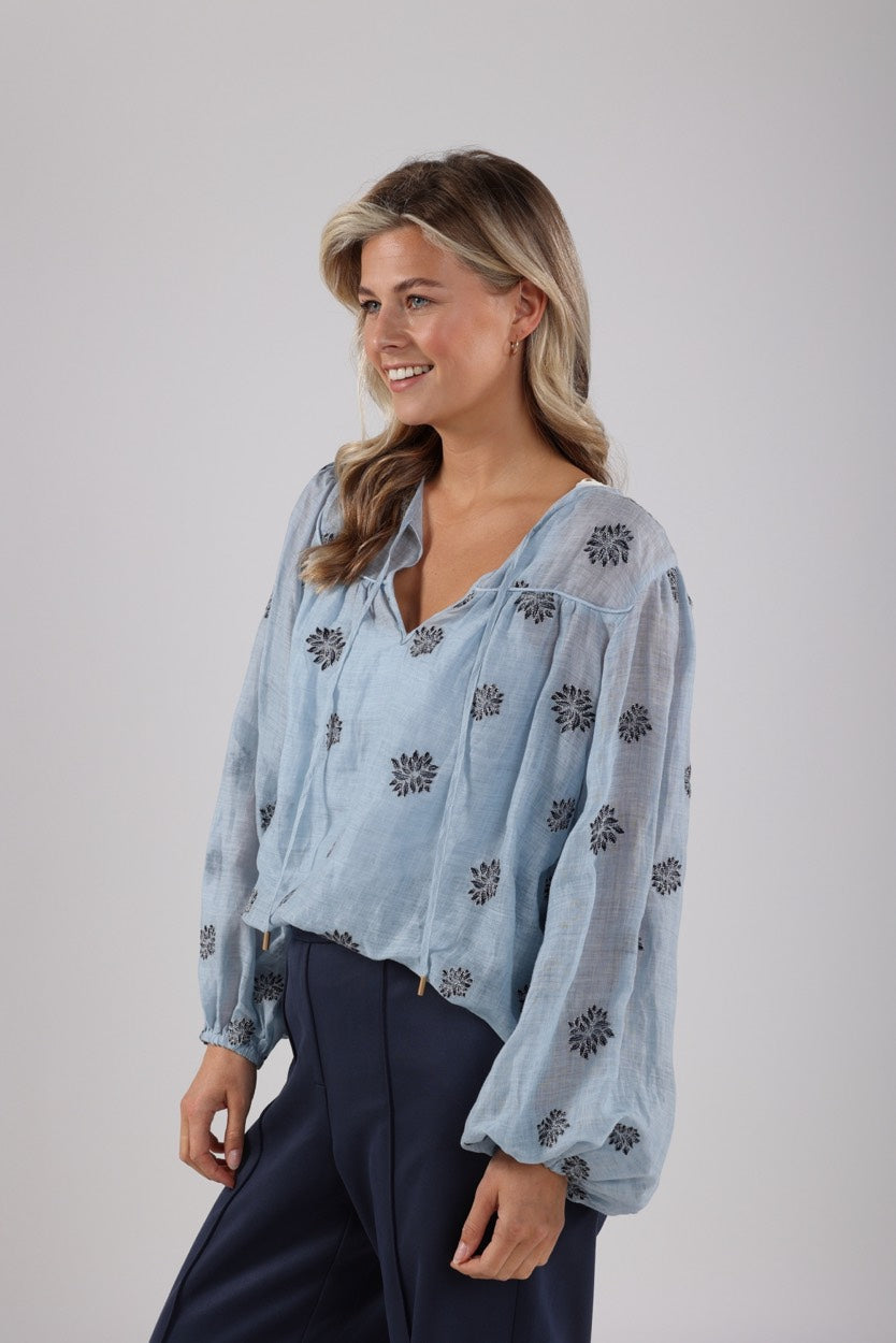 Kaoutar Blouse Embroidery - Blauw Dessin