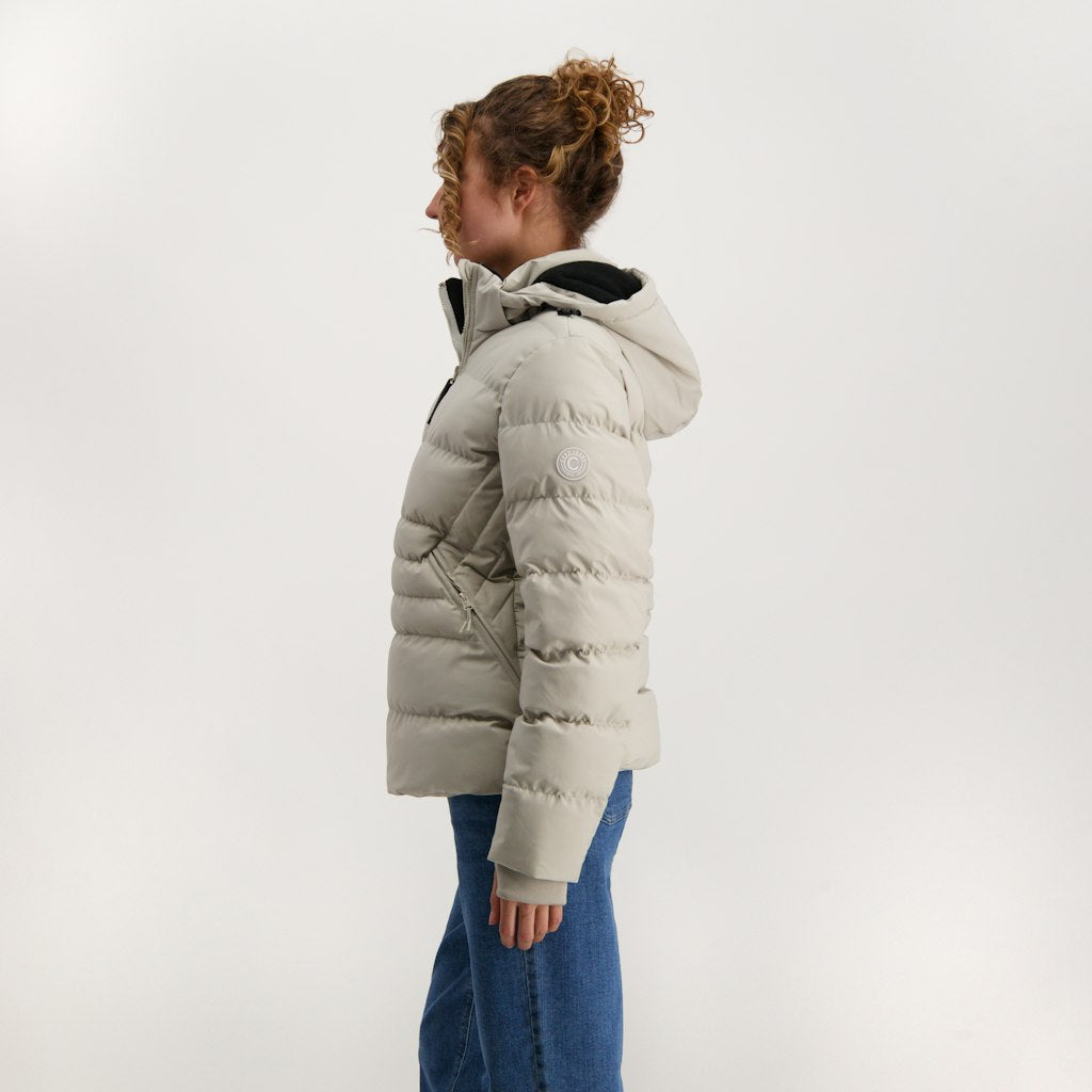 Moyna Polyester  Nylon Poly Sand - Zand