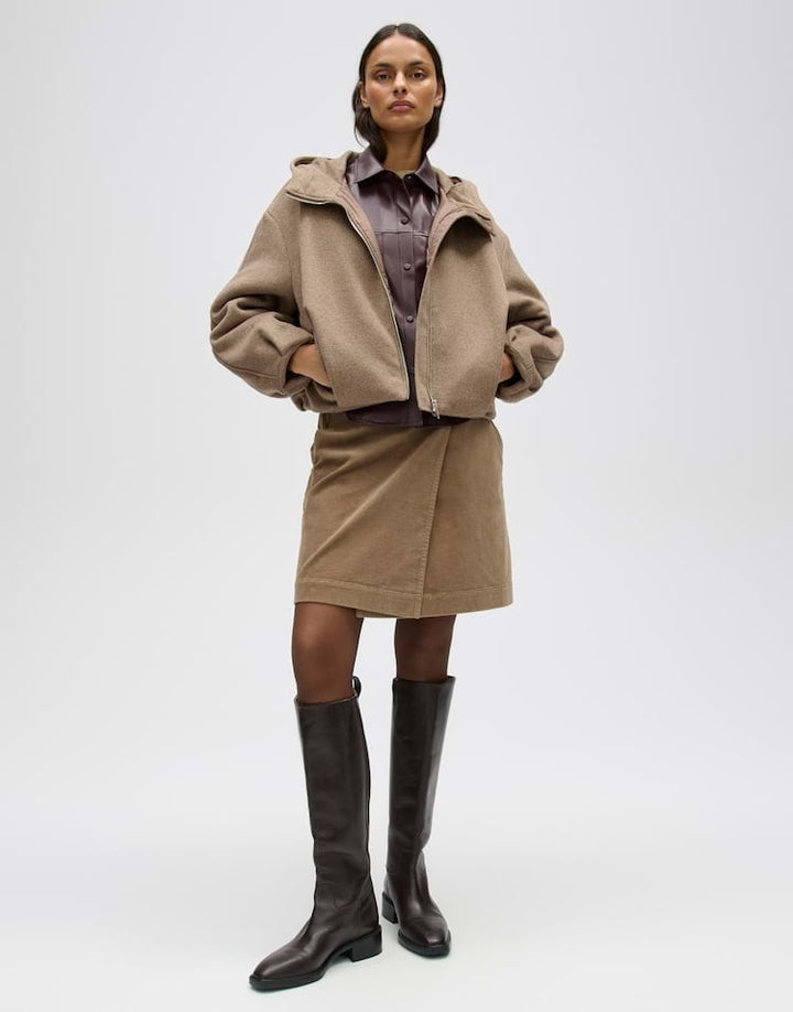 Opus Halenso 10606613243453 tussenjas dames licht bruin