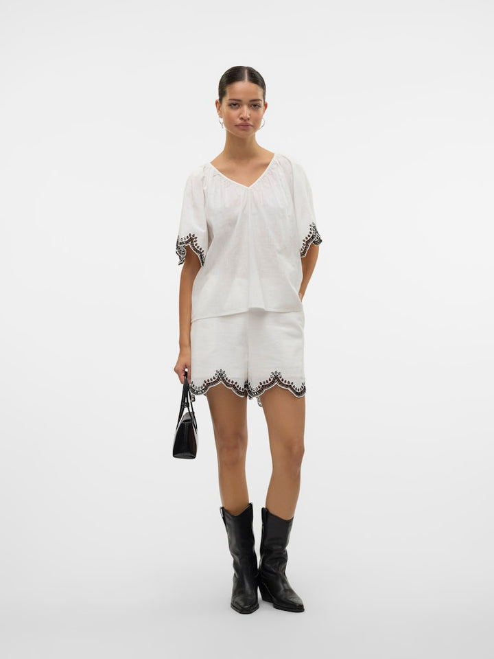 Vmdiana Mw Shorts Wvn Btq - Off-white