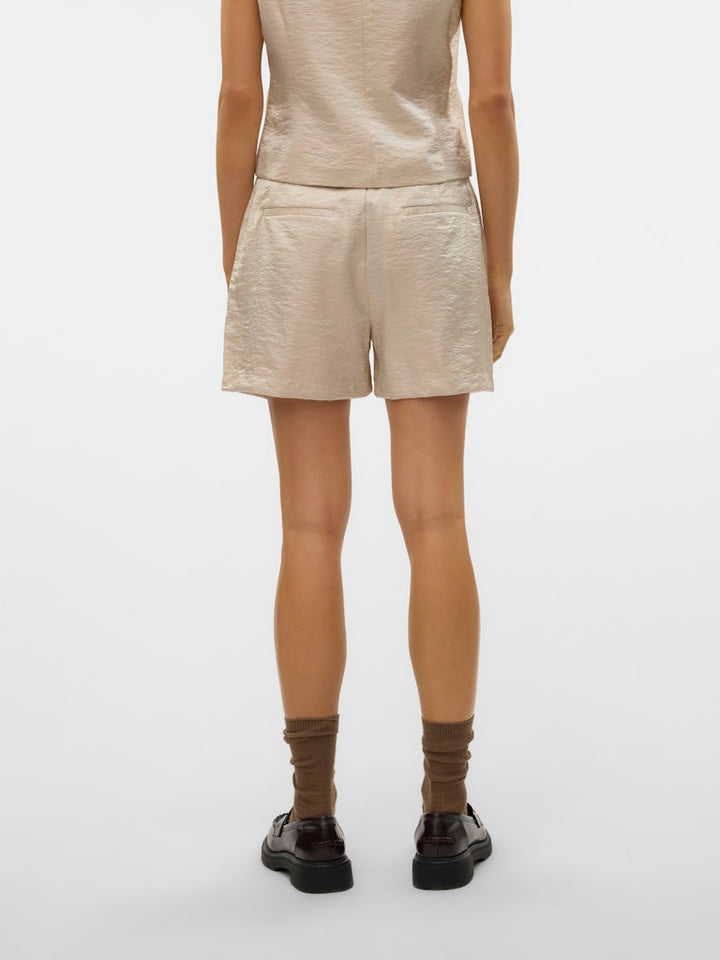 Vmliana Mw Shiny Shorts - Beige