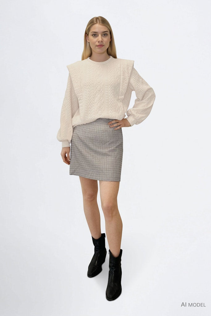 Viaiga O-neck L/s Top - Beige