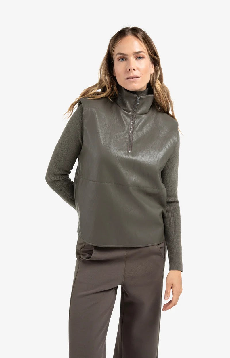 Sleeveless Faux Leather Top - Bruin