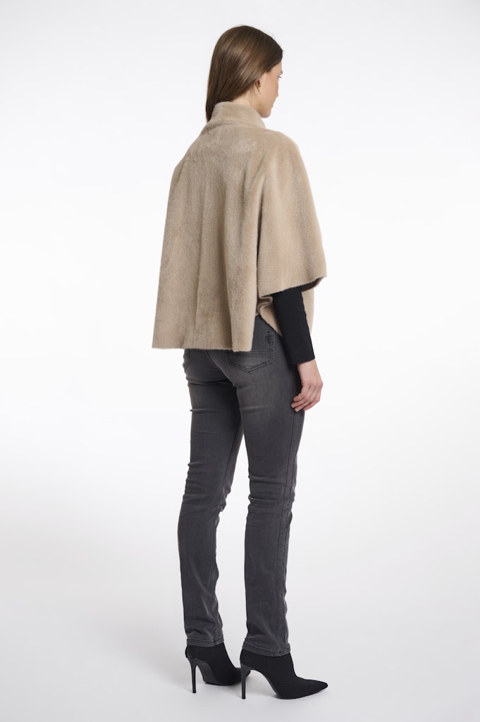 Faux Fur Cape - Zand