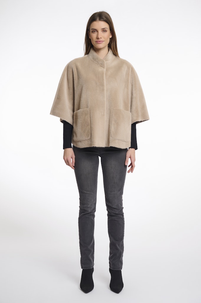 Faux Fur Cape - Zand