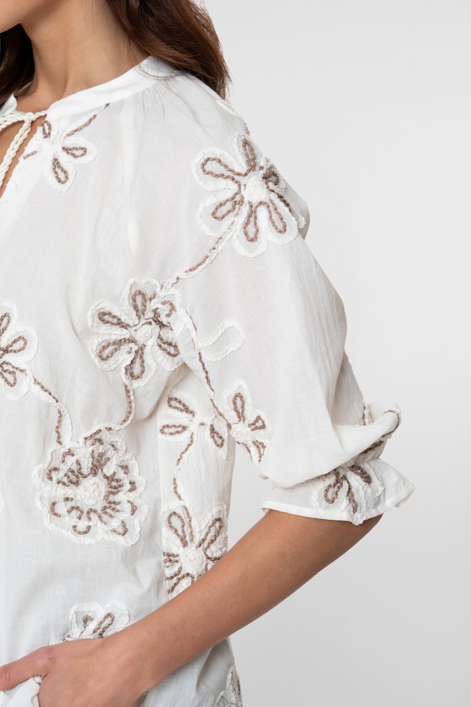Top Embroidered - Ecru
