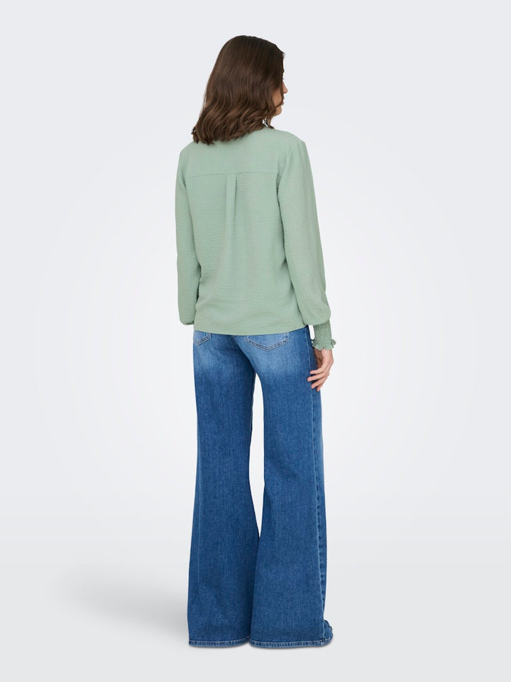 Onlmette V-neck Ls Smock Top Noos Wvn - Mint