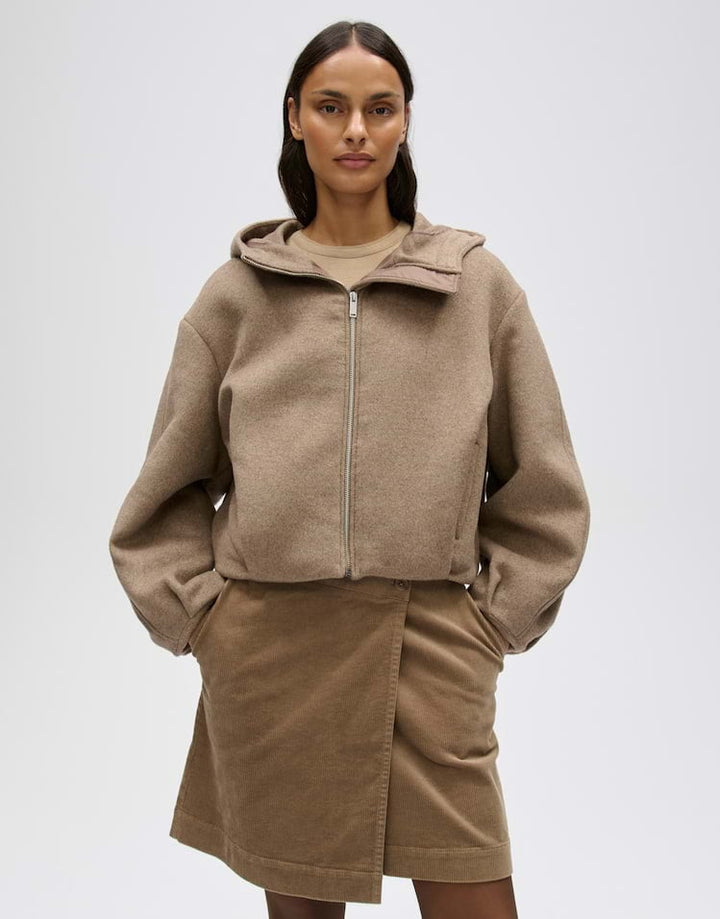 Opus Halenso 10606613243453 tussenjas dames licht bruin