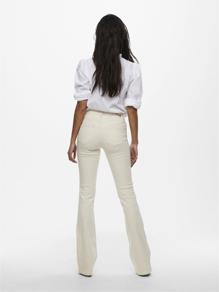 Only 15230778 Blush ecru bootcut jeans – dames - L32
