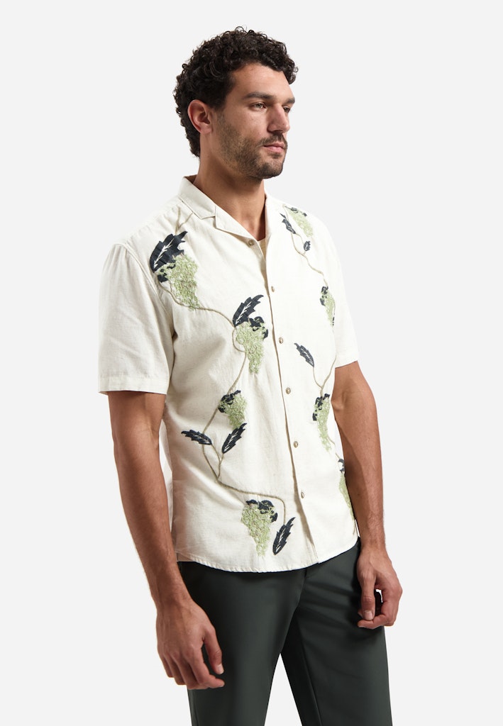 Shirt Short Sleeve Placed Embroidery - Zand Dessin