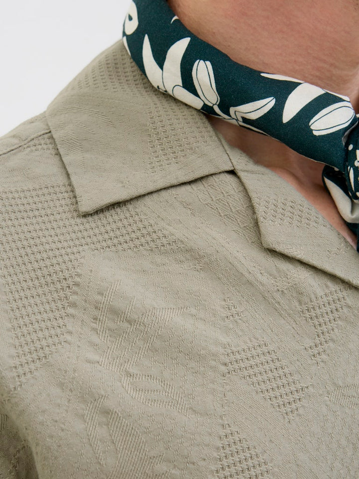 Jprbluluke Jacquard Resort Ss Shirt - Olijf