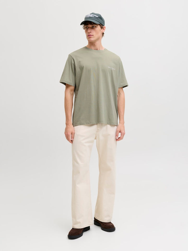 Jormontauk Aop Back Tee Ss Crew Neck Sn - Olijf