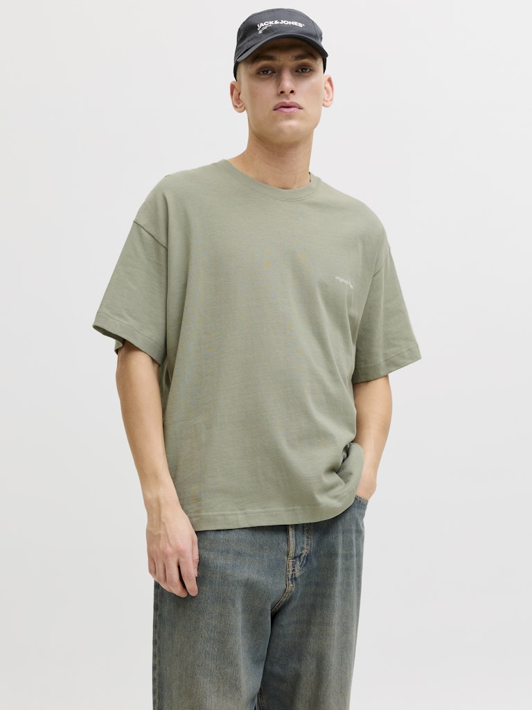 Jormontauk Back Graphic Tee Sscn Ea26 Sn - Olijf