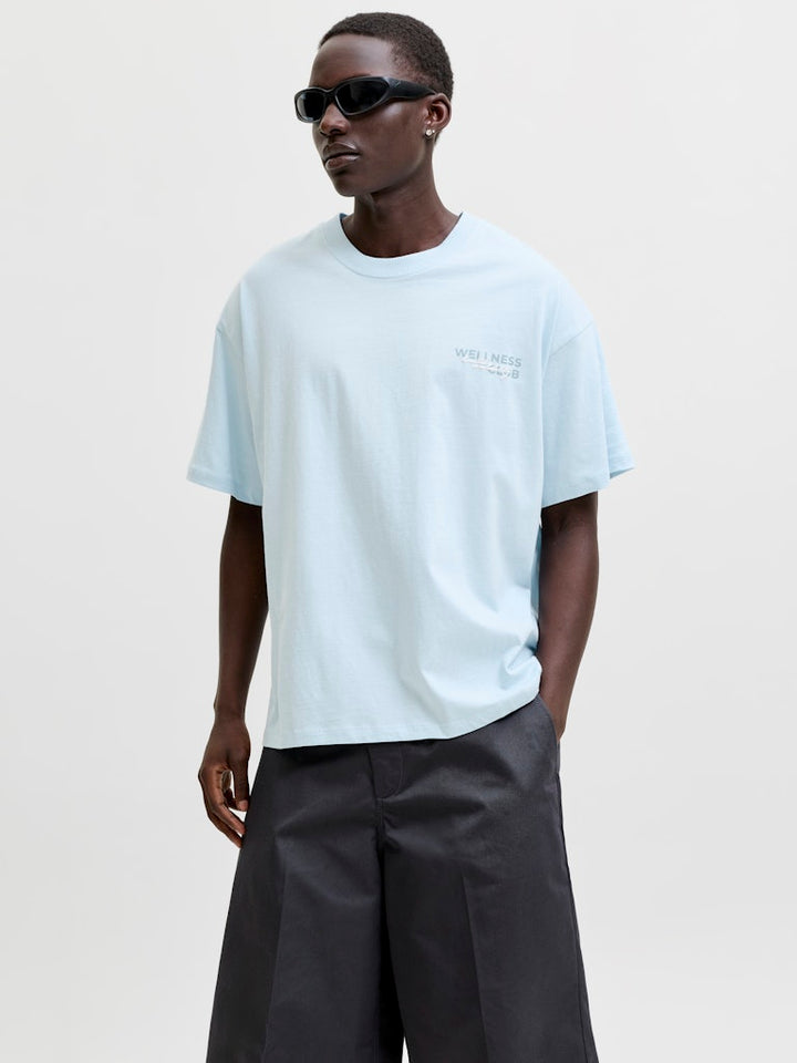 Jcoeterna Script Back Print Tee Ss Sa26 - Lichtblauw