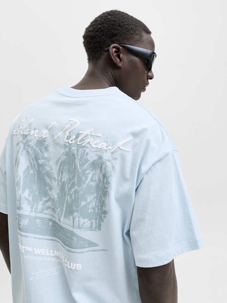 Jcoeterna Script Back Print Tee Ss Sa26 - Lichtblauw