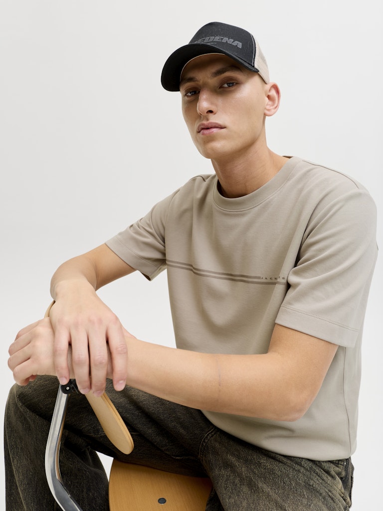 Jcofusion Chest Brand Tee Ss Crew Sn - Taupe
