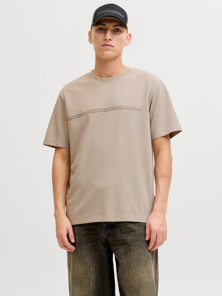 Jcofusion Chest Brand Tee Ss Crew Sn - Taupe