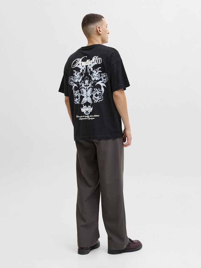 Jormontauk Back Graphic Tee Sscn Ea26 Sn - Zwart
