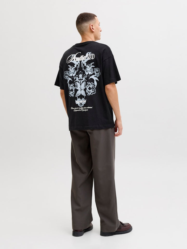 Jormontauk Back Graphic Tee Sscn Ea26 Sn - Zwart
