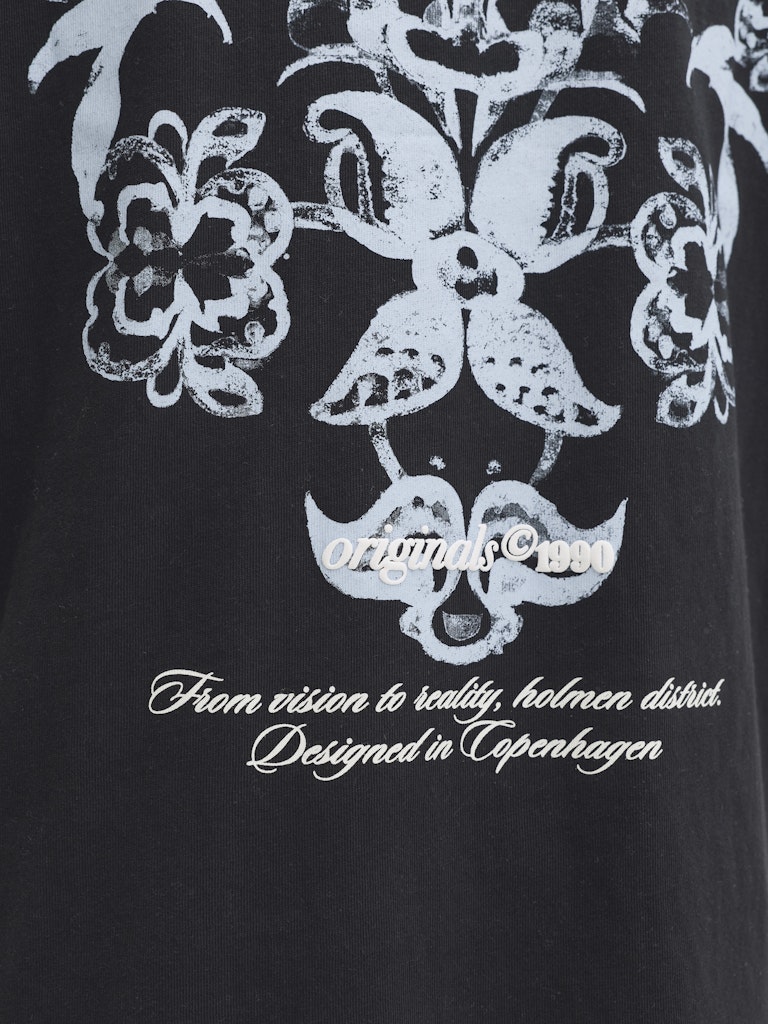 Jormontauk Back Graphic Tee Sscn Ea26 Sn - Zwart