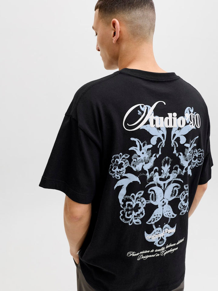 Jormontauk Back Graphic Tee Sscn Ea26 Sn - Zwart