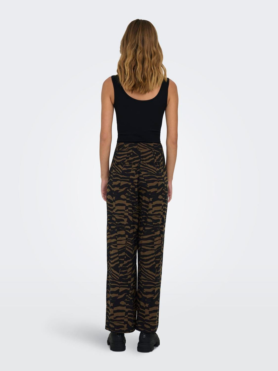 Only ONLBREE TAILORED PANT PTM – dames lange broek bruin dessin