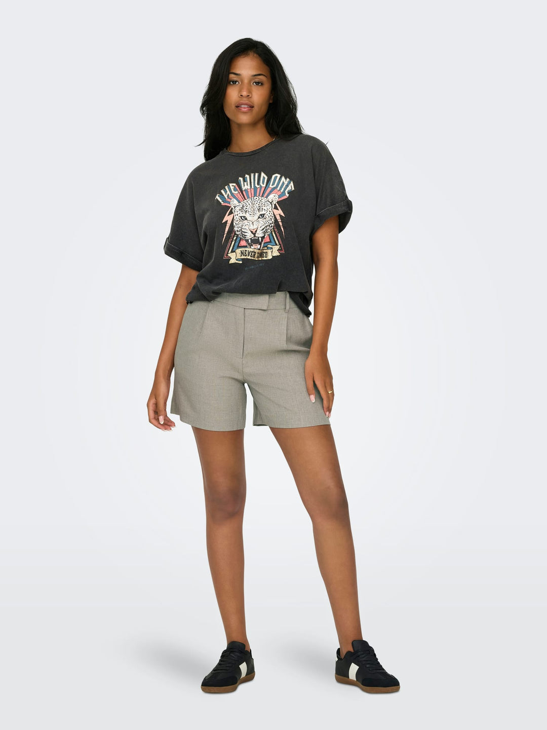 Only ONLLINDA HW MEL SHORTS licht bruin – dames shorts