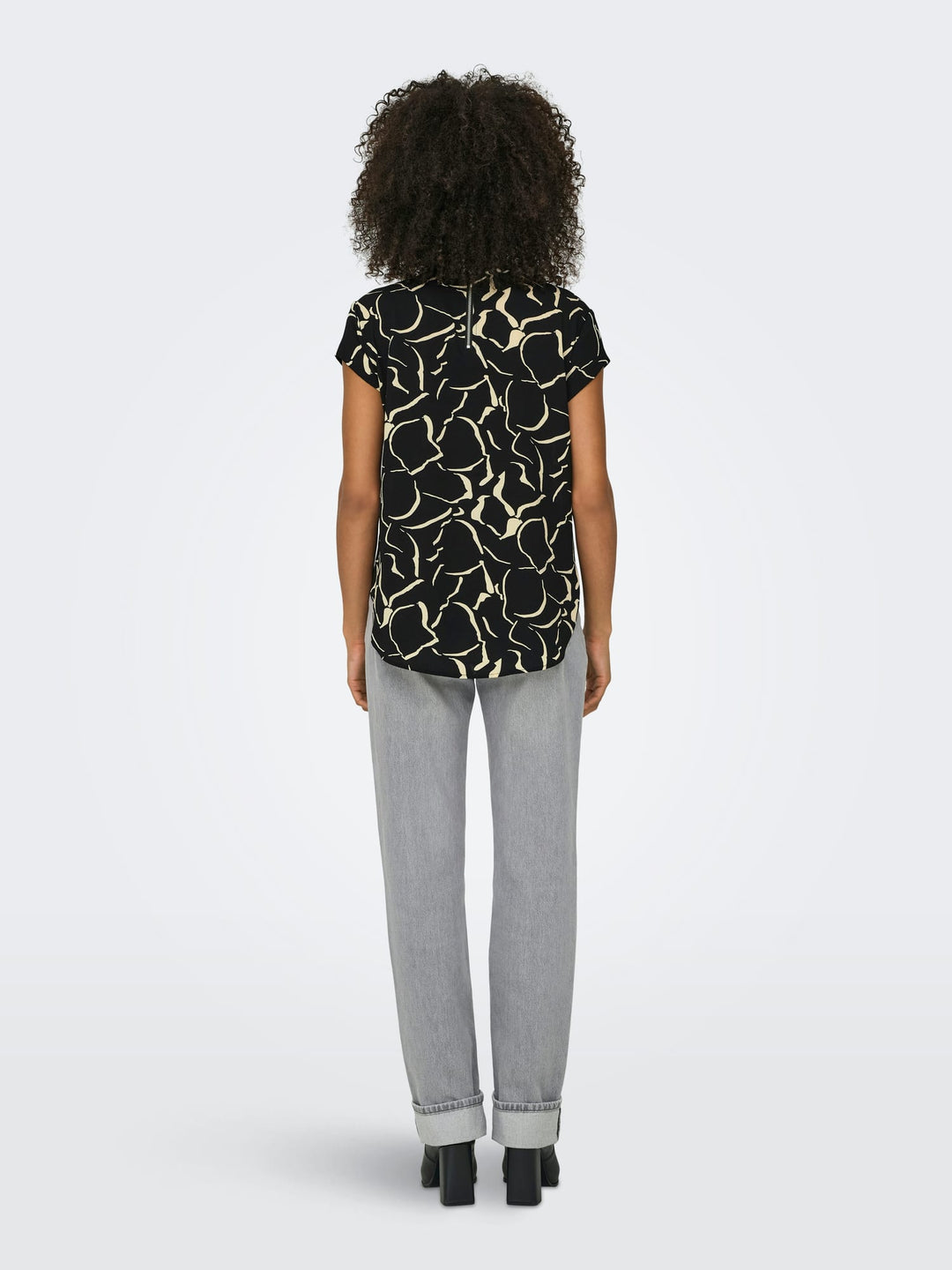 Only ONLVIC S/S AOP TOP NOOS WVN - dames blouse zwart dessin