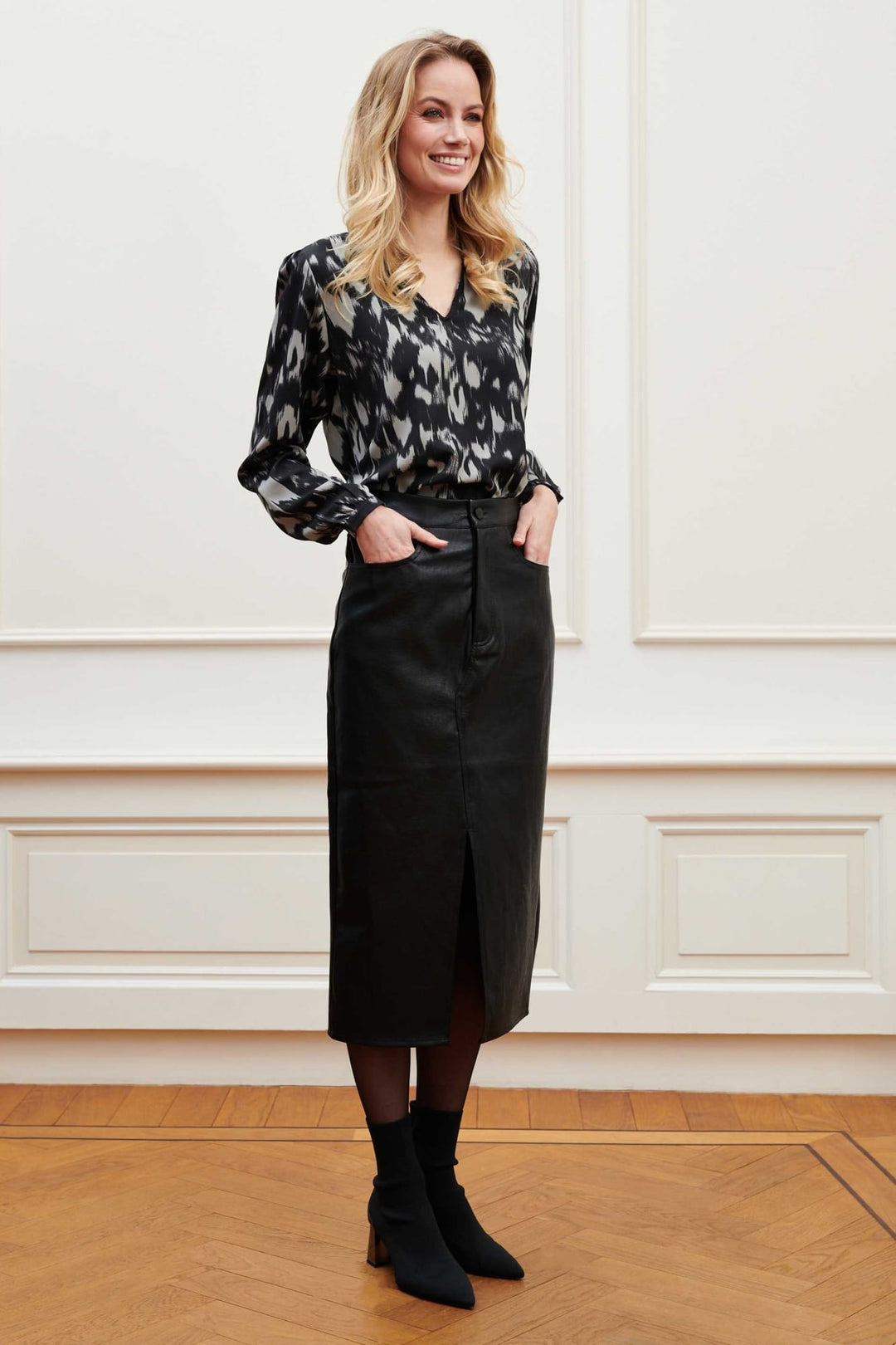 Lofty Manner PK38 - Skirt Puck zwart – dames rok midi (imitatie) leer
