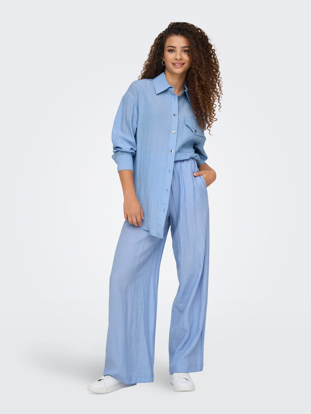 Only ONLTANIA LIFE LS SHIRT WVN lichtblauw – dames blouse