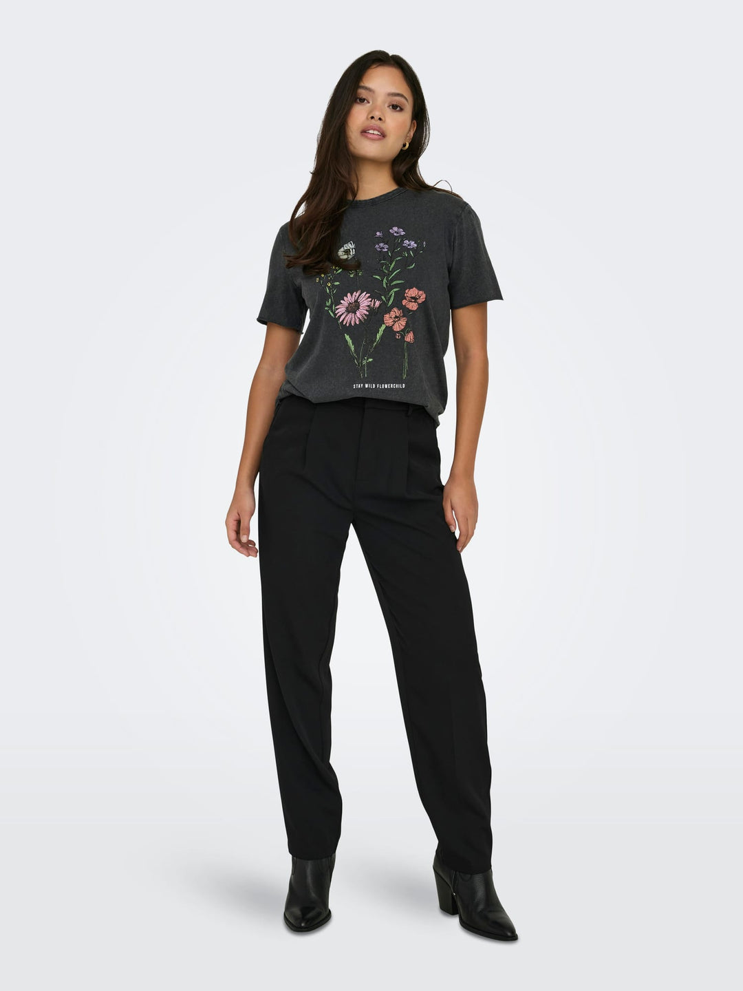 Only 15215721 Lucy T-shirt zwart – dames