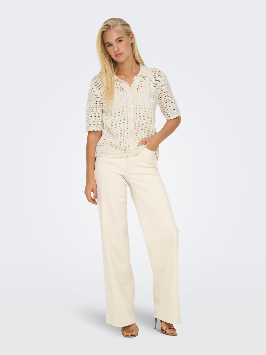 15361342 Robin - Off-white