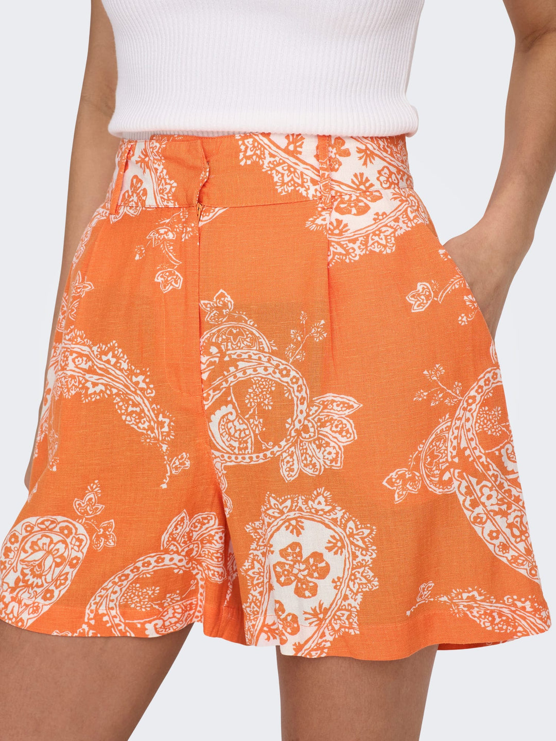 Only 15289371 Bella – nette shorts dames - Oranje Dessin