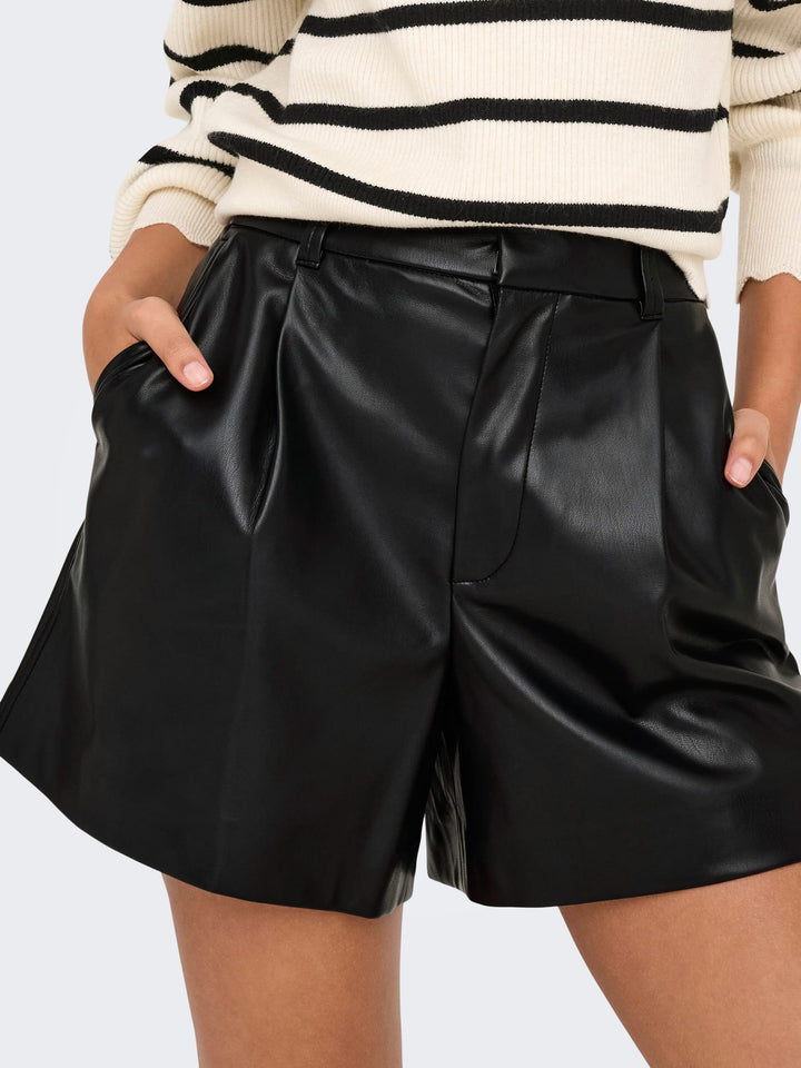 Only 15351265 Smooth short (imitatie) leer zwart – dames