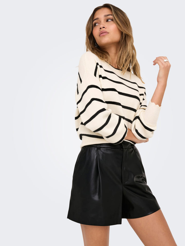 Only 15351265 Smooth short (imitatie) leer zwart – dames
