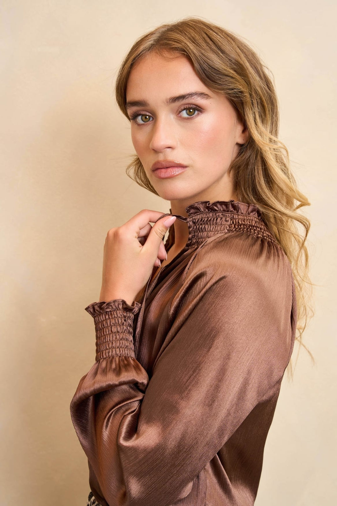 Lofty Manner QL07 Blouse Tyra – dames blouse bruin
