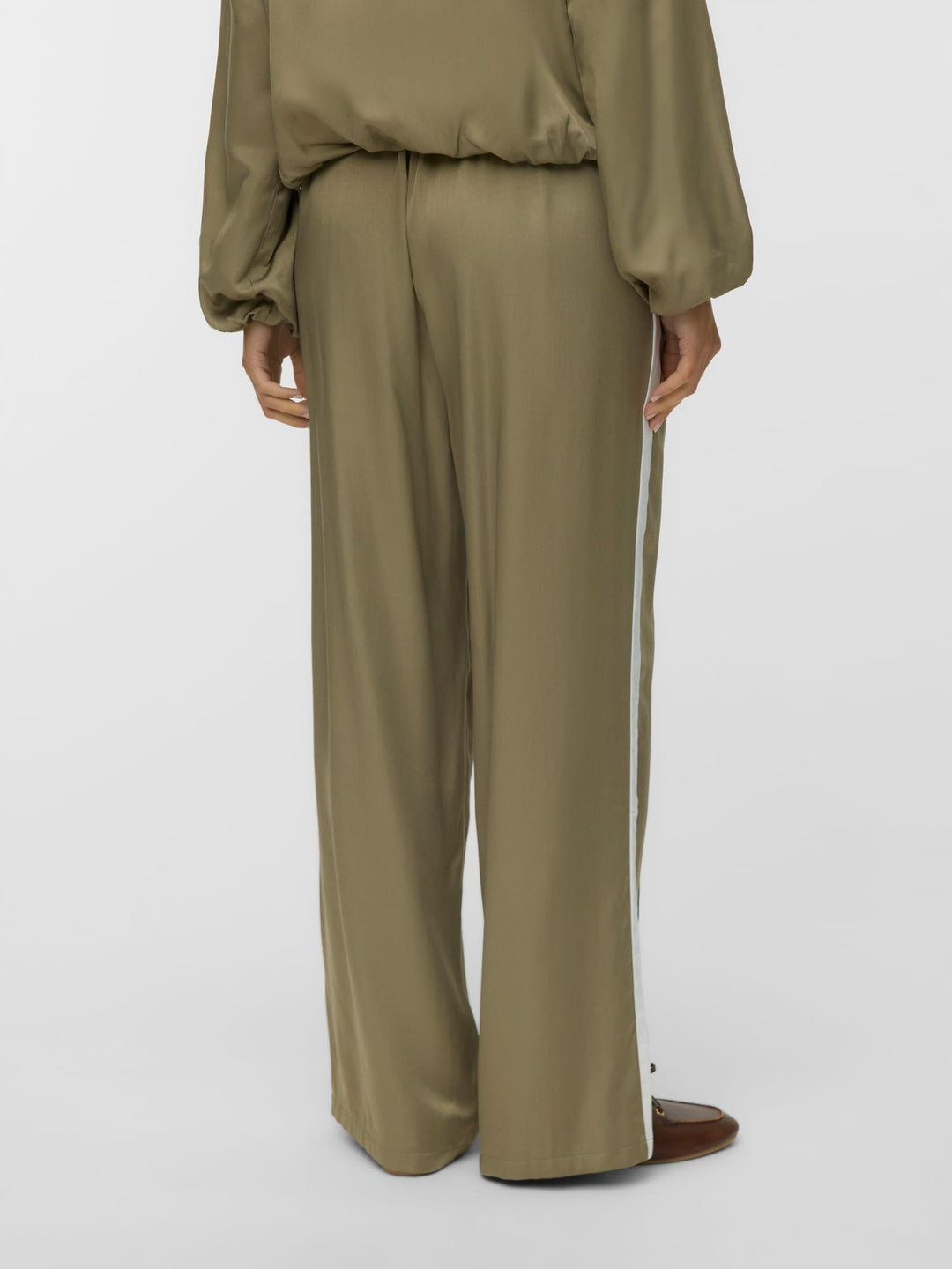 VERO MODA VMVINA Detail HW Straight Pants groen dessin – dames