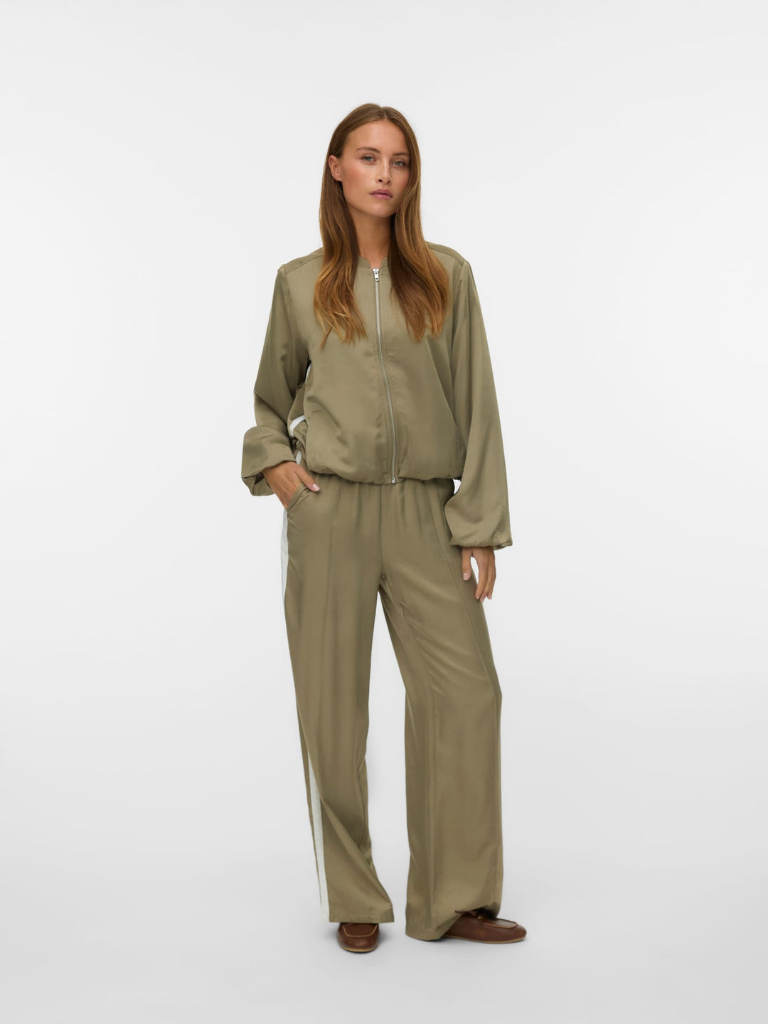 VERO MODA VMVINA Detail HW Straight Pants groen dessin – dames