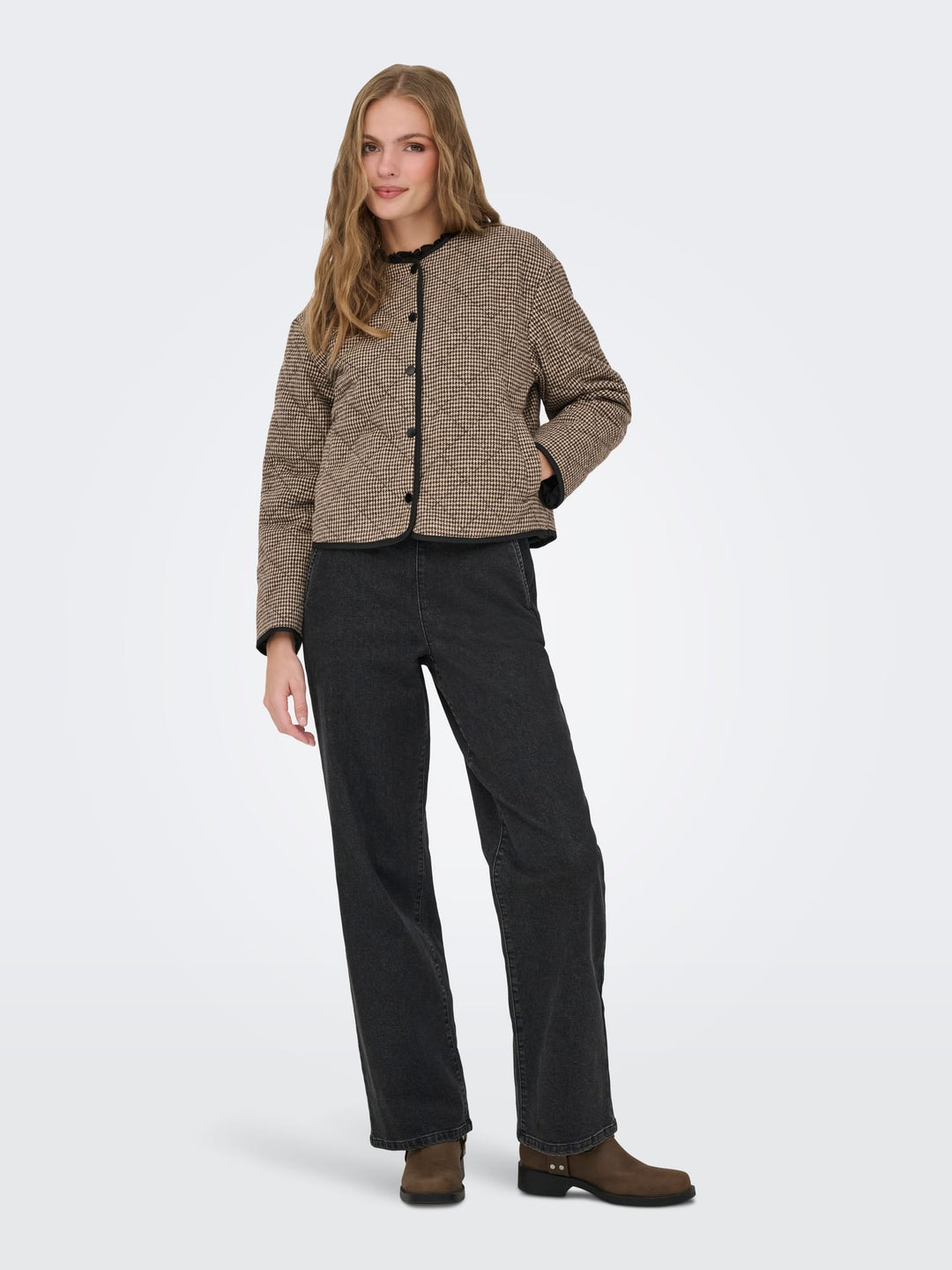 Jacqueline de Yong JDYEMERY L/S Quilted Shacket – dames - Bruin Dessin