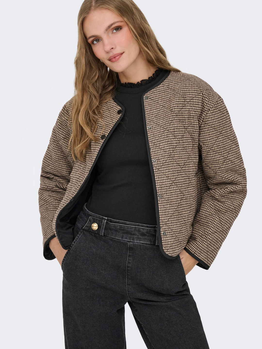 Jacqueline de Yong JDYEMERY L/S Quilted Shacket – dames - Bruin Dessin