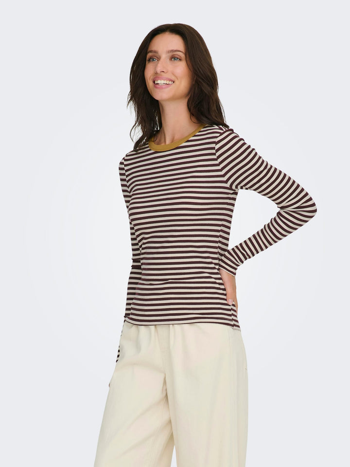 Only ONLELENE L/S FITTED TOP JRS – dames t-shirt - Rood Dessin