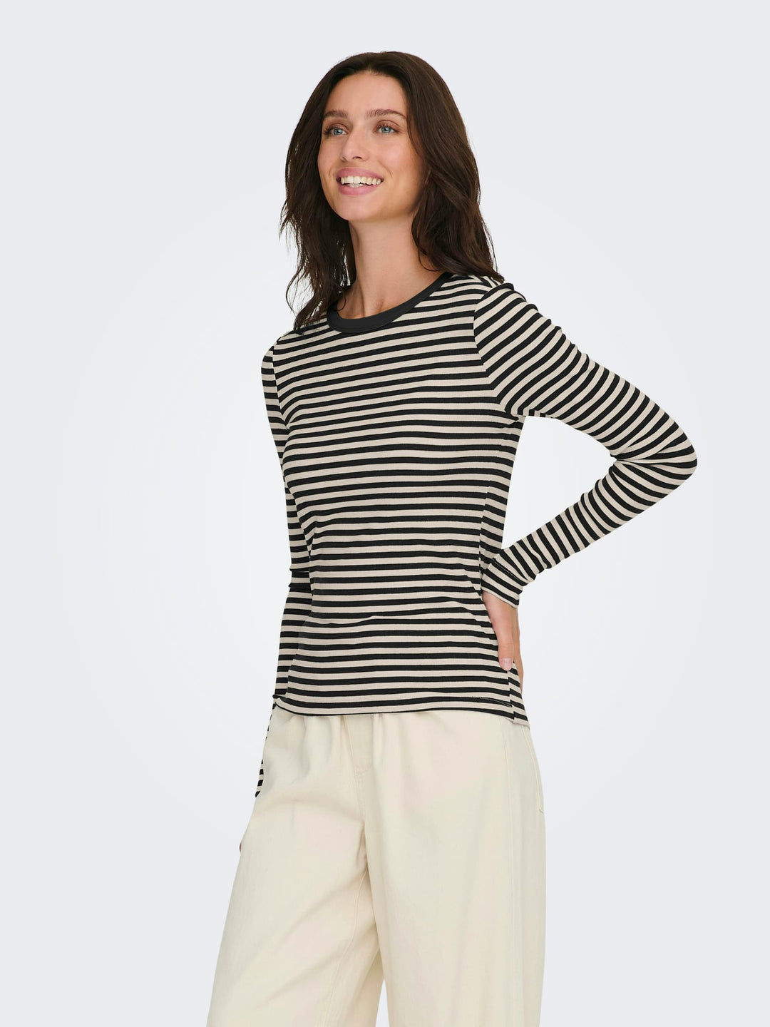 Only ONLELENE L/S FITTED TOP JRS zwart dessin – dames t-shirt