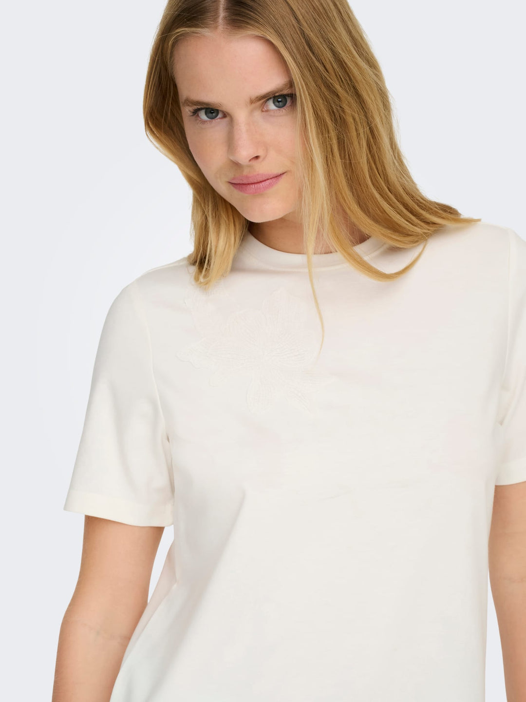 Only 15368560 Sophia T-shirt off-white – dames