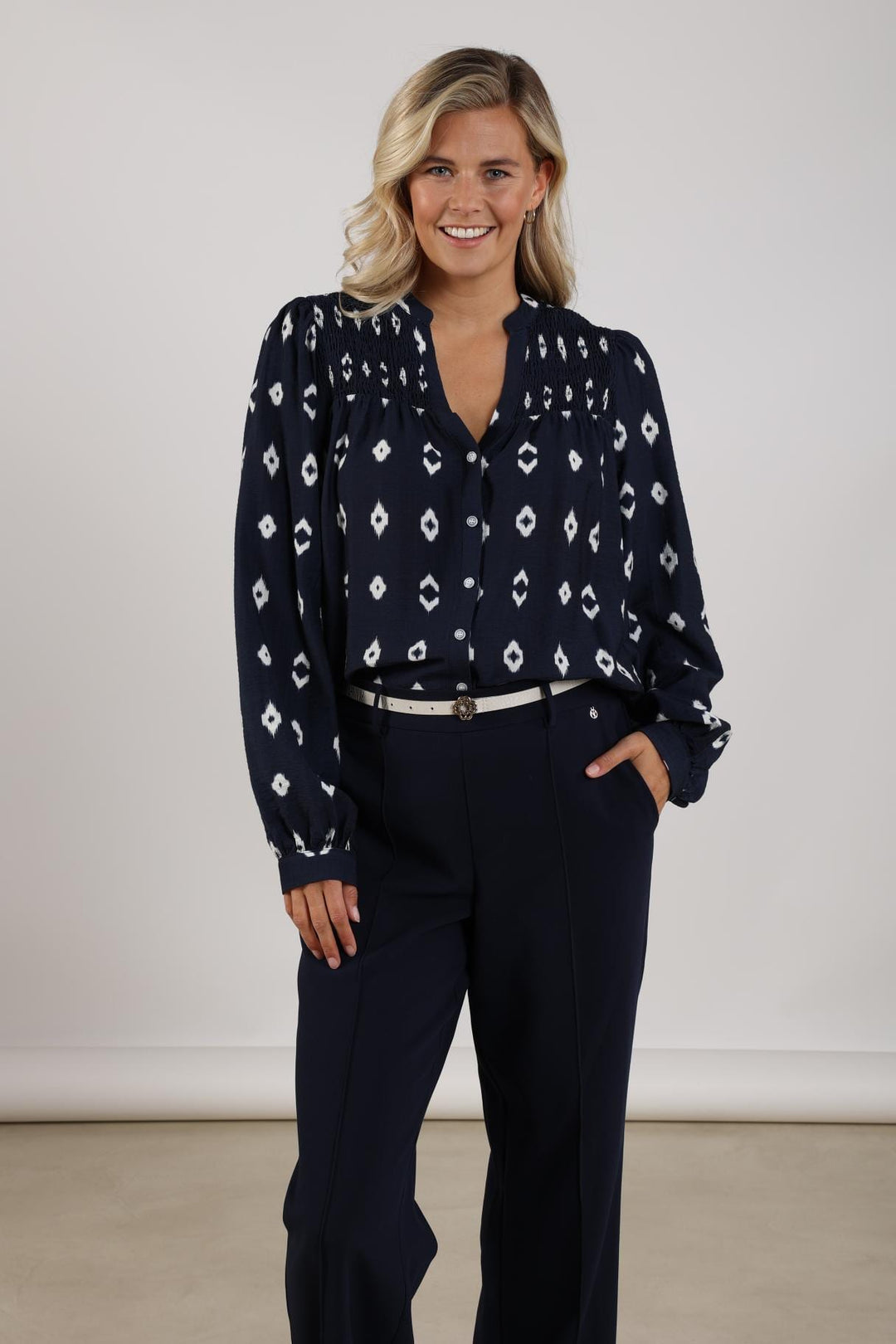Nukus Philou blouse blauw dessin – dames