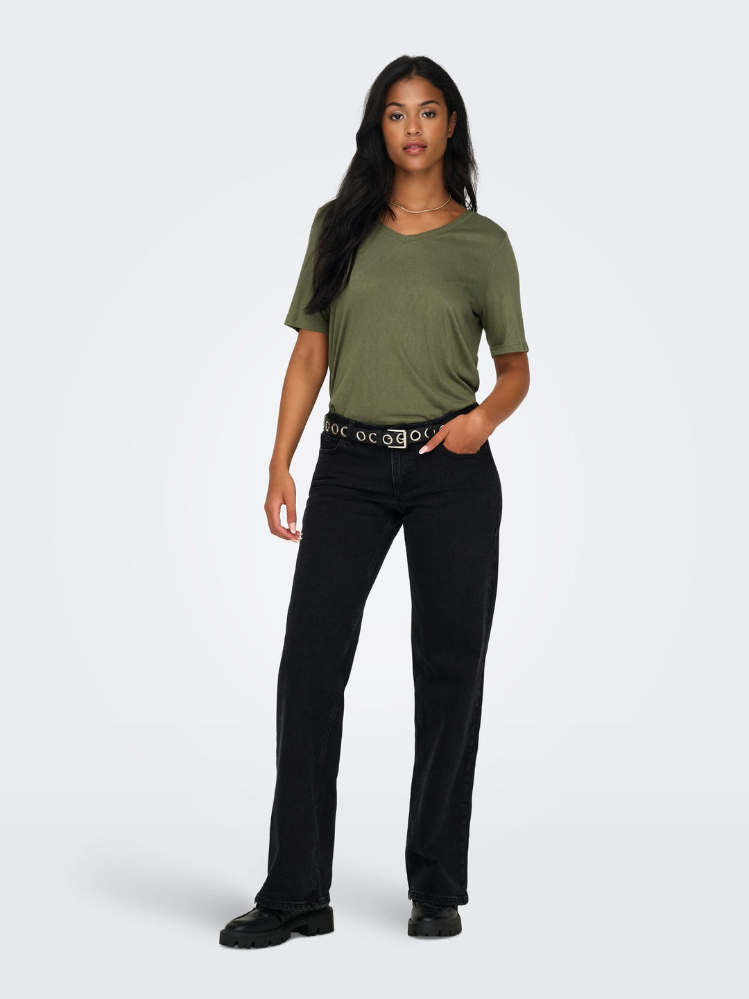 Only ONLELISE S/S V-NECK TOP army – dames t-shirt