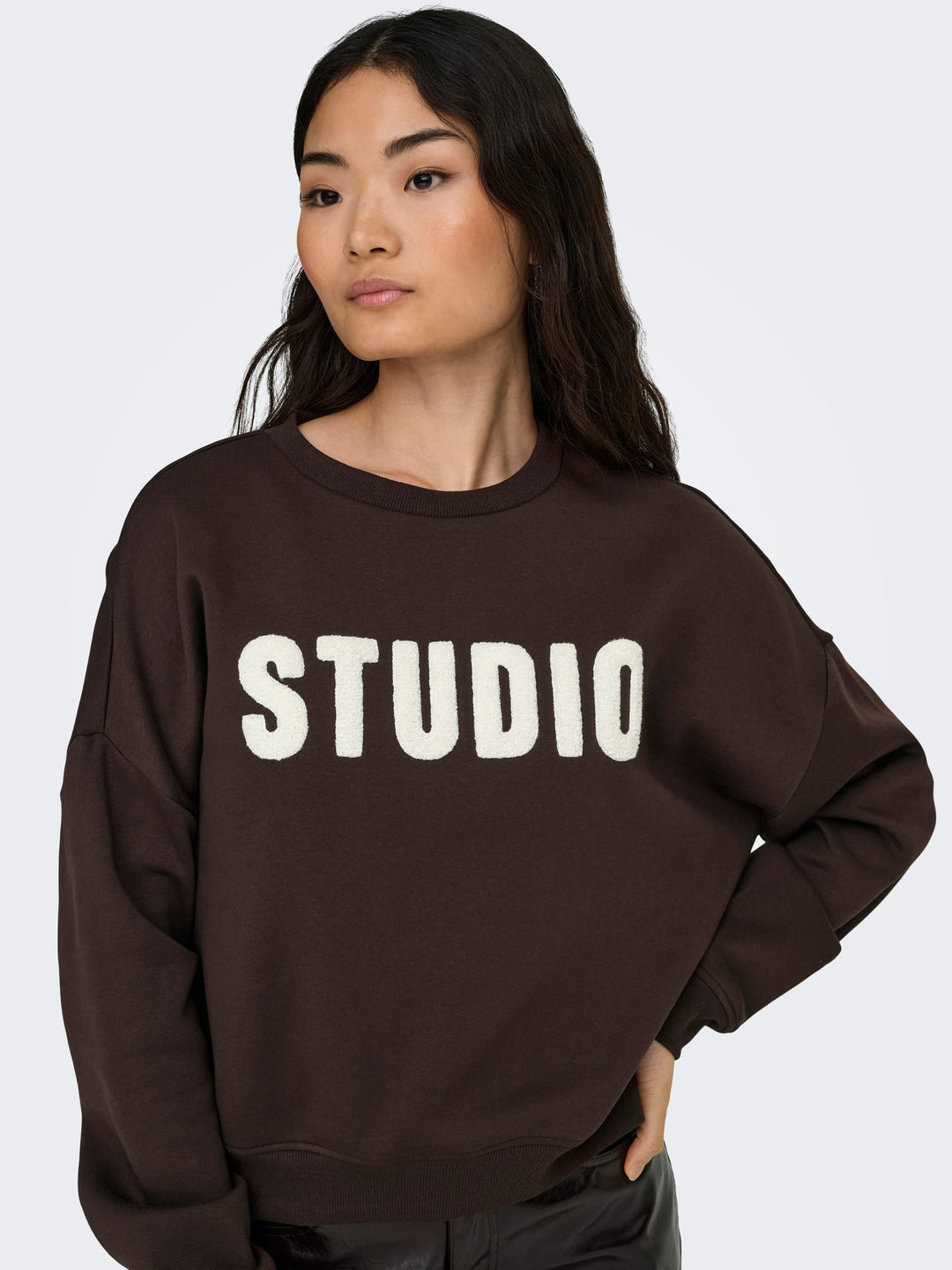 Only 15254183 Sweat bruin – dames