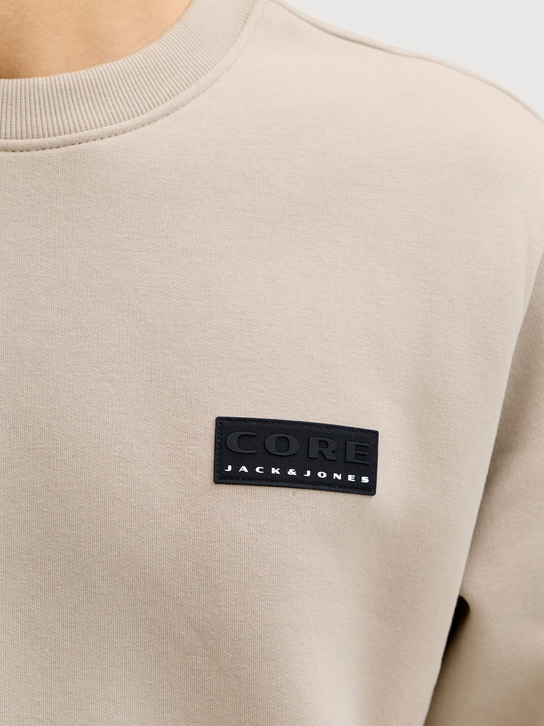 Jack & Jones JCOFUSION SWEAT BADGE CREW NECK – sweater heren - Zand