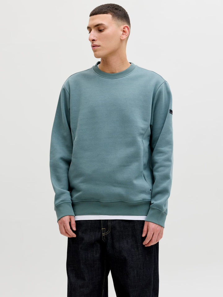 Jack & Jones JCOFUSION SWEAT BADGE CREW NECK – heren - Oud Groen
