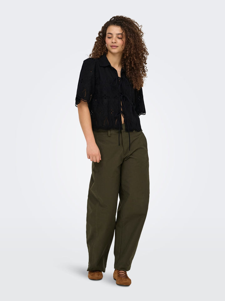 Only ONLFRANI S/S EMB BOW TOP zwart – dames top