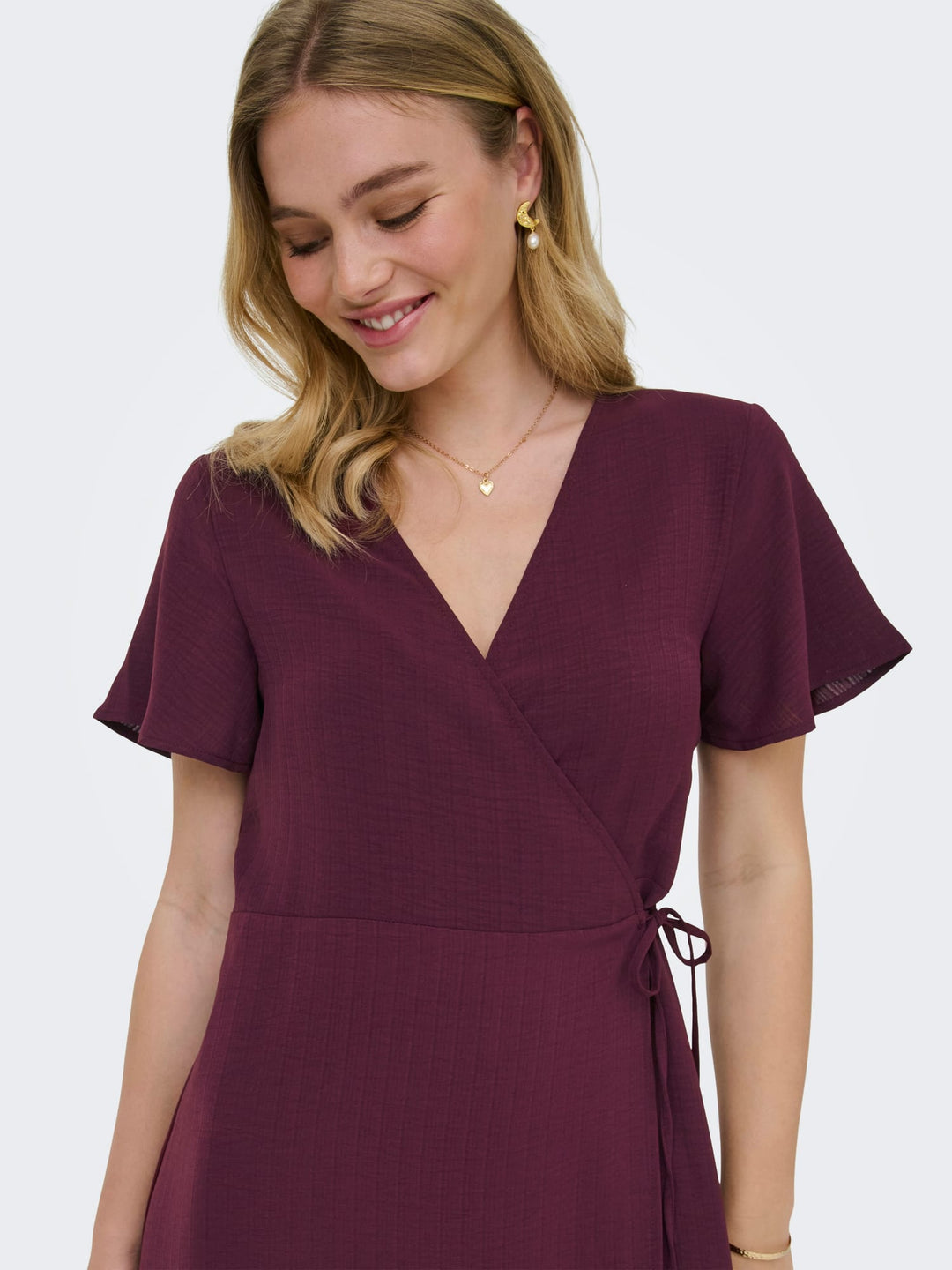 Only ONLCALI LIFE S/S WRAP DRESS fuchsia – dames jurk